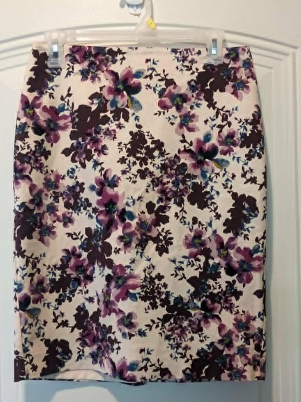Ann Taylor Factory Floral Pencil Skirt - Lined - size 4 - EUC